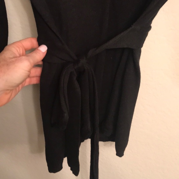 The Limited Black 3/4 sleeve sweater - Picture 4 of 4